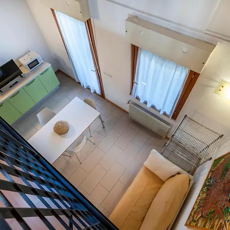 Gervasutta Hospital Apt W/ Private Parking! אודינה