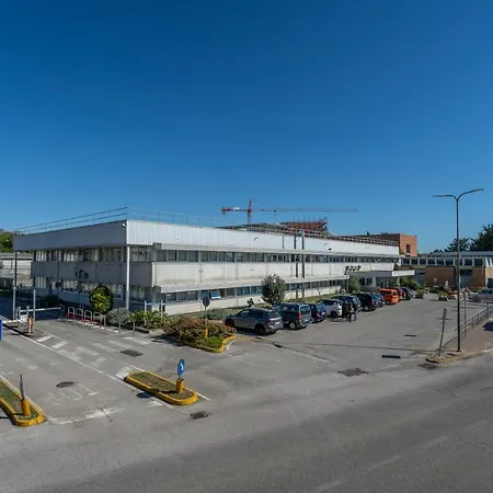 Gervasutta Hospital Apt W/ Private Parking! אודינה