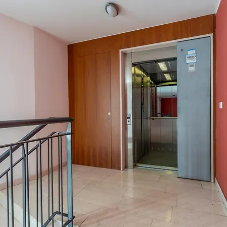 Gervasutta Hospital Apt W/ Private Parking! *